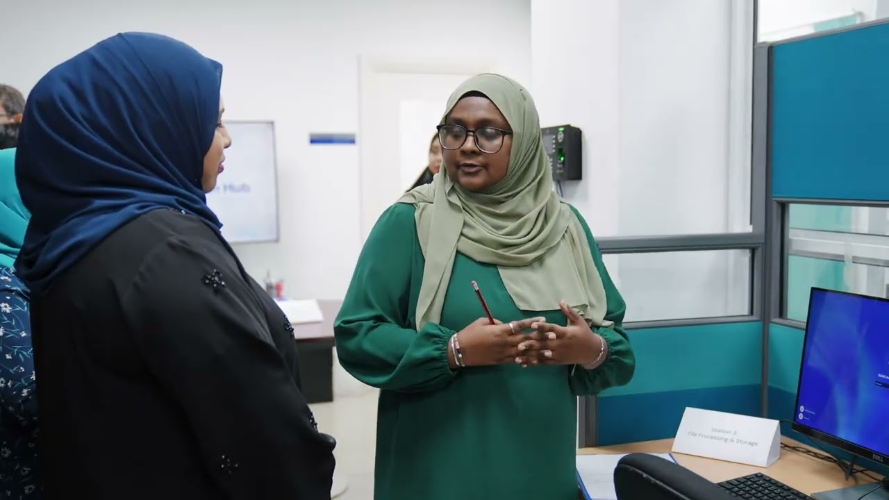 ދުނިޔޭގެ އަރުޝީފު ދުވަސް ފާހަގަކުރުމުގެ ޕްރޮގްރާމުގެ ތެރެއިން: ސުމޭކީ އަރުޝީފުގެ މަސައްކަތް ވަޒީރު ބައްލަވައިލެއްވުން