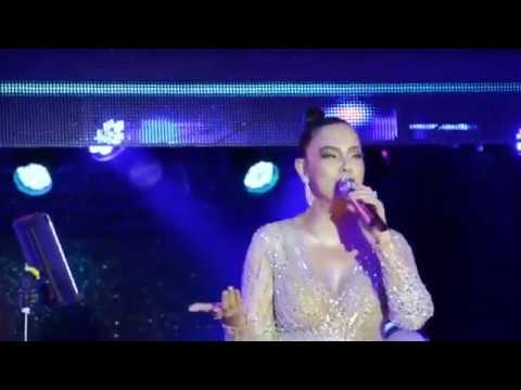 EBRU GÜNDEŞ - Gidiniz // Aşık // Canlı Performans