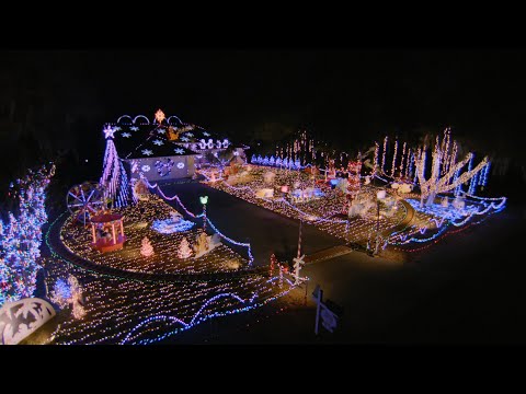 WINNER Bigda Family's Homemade Animated Cutouts Amaze - The Great Christmas Light Fight