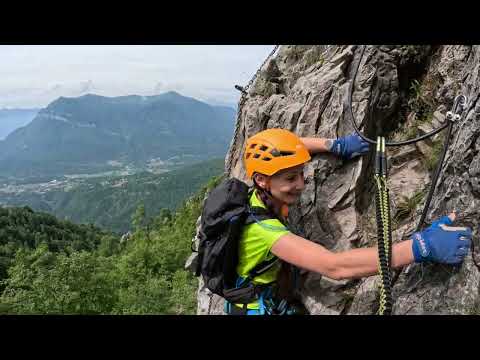 Alla Ferrata del Monte Grona con Irina