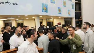 הרב אייל עמרמי - מוצ"ש אמונה - שתי דרכים בעבודת ה' (הרב אייל עמרמי) - התמונה מוצגת ישירות מתוך אתר האינטרנט יוטיוב. זכויות היוצרים בתמונה שייכות ליוצרה. קישור קרדיט למקור התוכן נמצא בתוך דף הסרטון