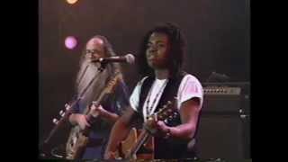 Tracy Chapman Womans Work, Farm Aid 5 #1 3 14 92 ST TV SB147 AVI MPG