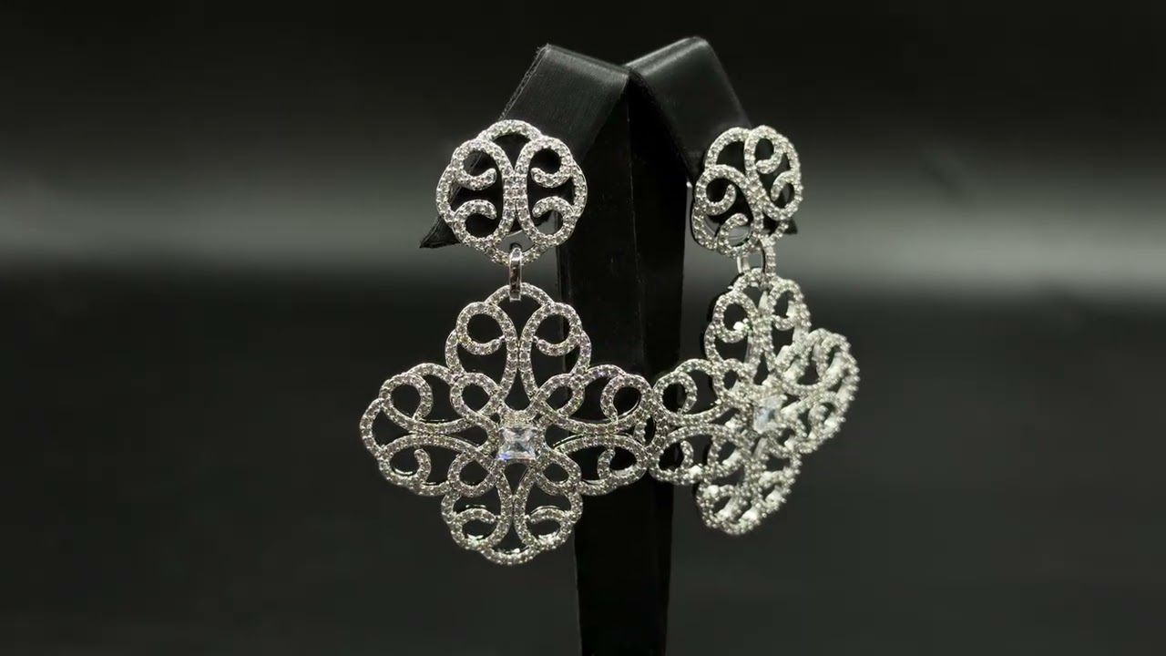Luxurious decorative drop earrings