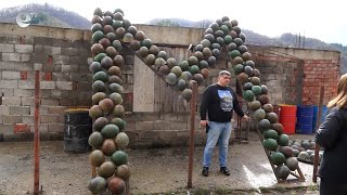 С войнишки каски "изписват" думата мир  край Забърдо