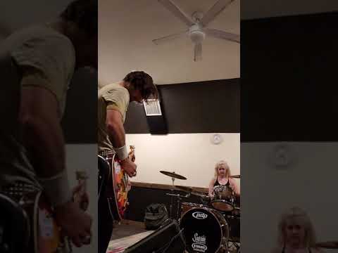 Bobbyrock jam session surfs up