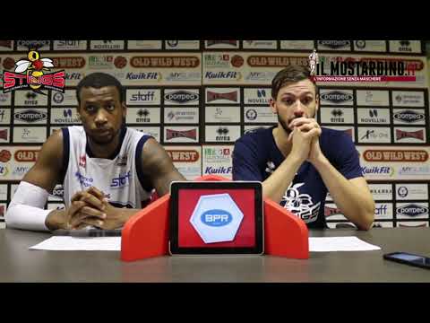 Post-partita di Pompea Mantova - De Longhi Treviso con coach Seravalli, Raspino e Morse