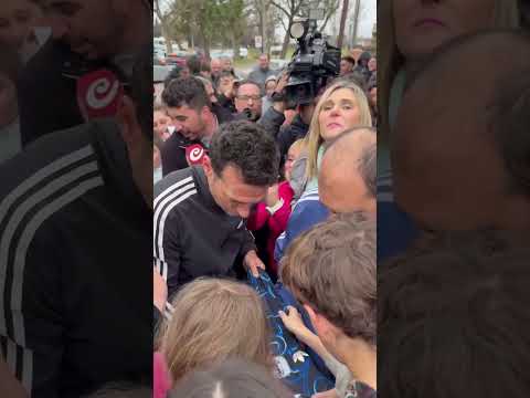 Scaloni volvió a Pujato rodeado de cariño #scaloni #scaloneta #argentina #seleccionargentina #scalo