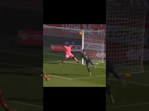 Irvin Cardona met un but de fou en ligue 1