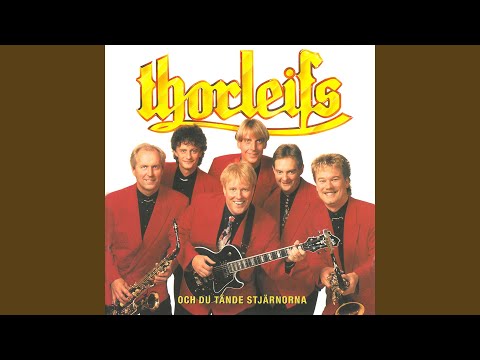 Fem röda rosor till dej