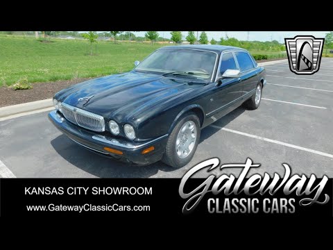 2002 Jaguar XJ8 (CC-1952324) for sale in O'Fallon, Illinois