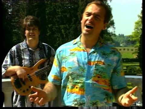 Obvezna smer - Maj (Official Video)