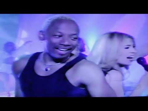 Adryana e a Rapaziada no Programa SABADÃO cantando TUDO PASSA