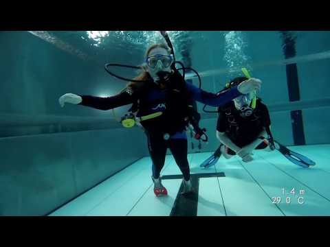 Tarieren üben im Schwimbad Möhlenland Bunde