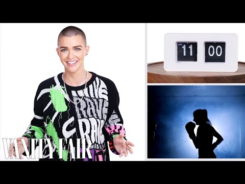 魯比-羅絲一天做的一切｜《名利場》雜誌。 (Everything Ruby Rose Does In a Day | Vanity Fair)