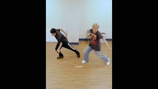 Download lagu latihan  82 pressin di newyork😎🔥 our strong duo #mark #haechan mp3