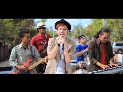 လူပျိုလှည့်တေး (Version 2)  - Bunny Phyoe [ Lu Pyo Hlet Tay - Version 2 | Official MV ]