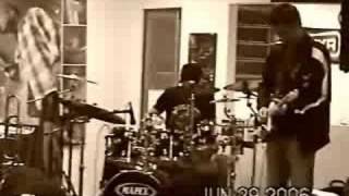 Nando Oliveira (bateria) e Helton Fagundes (guitarra) "Montuno - Niacin"