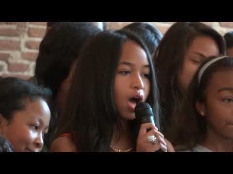 STA TOULOUSE FPMA Hafa ihany i mama.Fetin'ny reny 2014