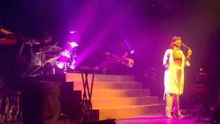 Foxes - Rise Up/Bodytalk (HD) - Roundhouse