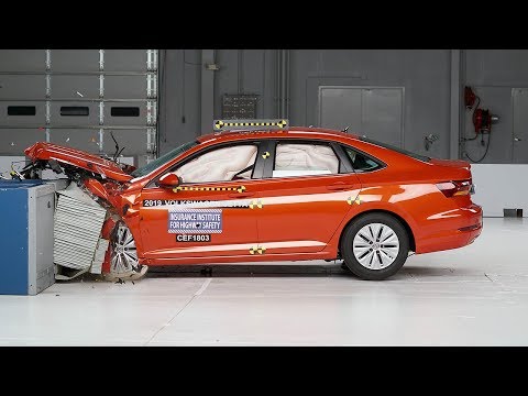 2019 Volkswagen Jetta moderate overlap IIHS crash test
