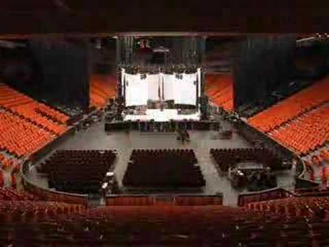 Jann Arden concert set up 2005