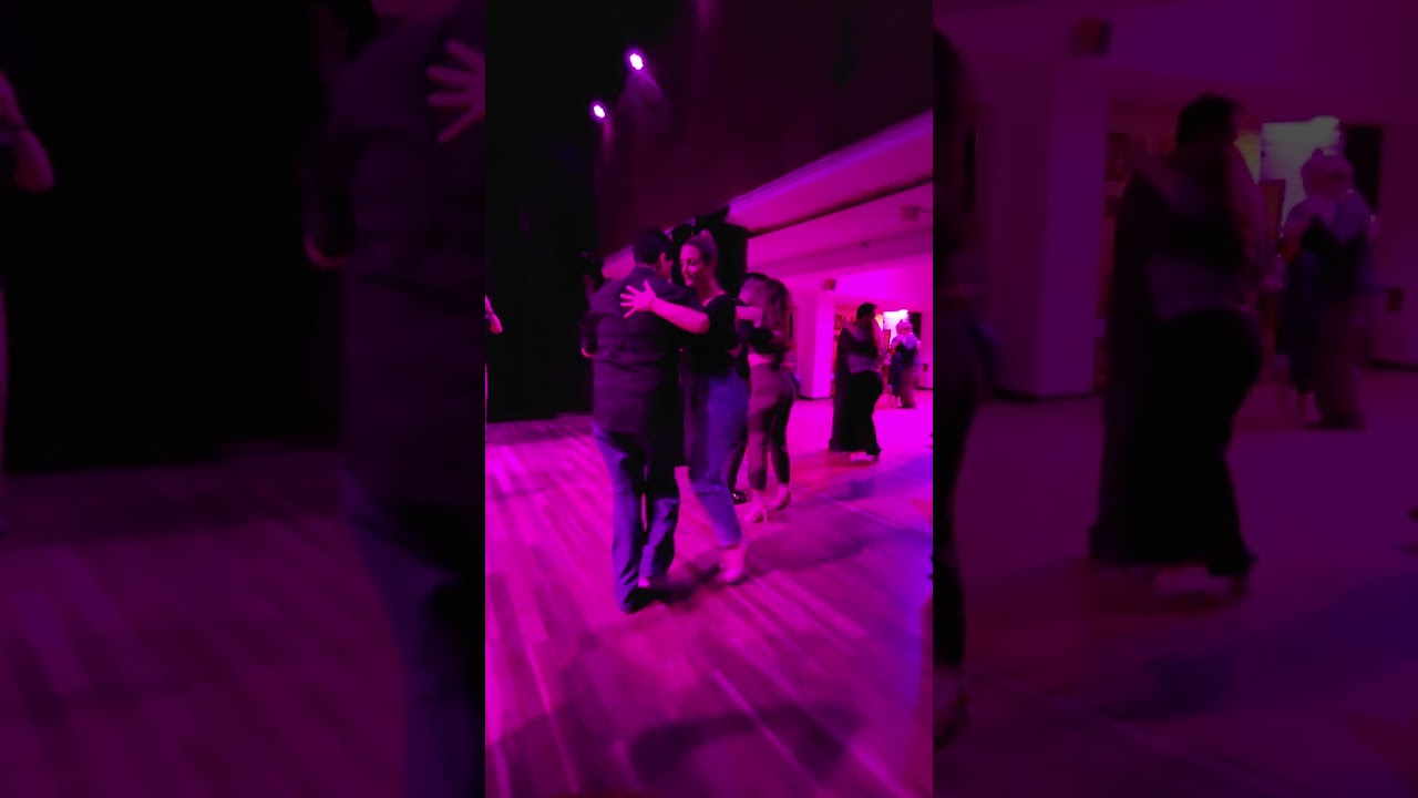Parejas en éxtasis: Así es la milonga de Aoniken Quiroga. Sensaciones de Tango