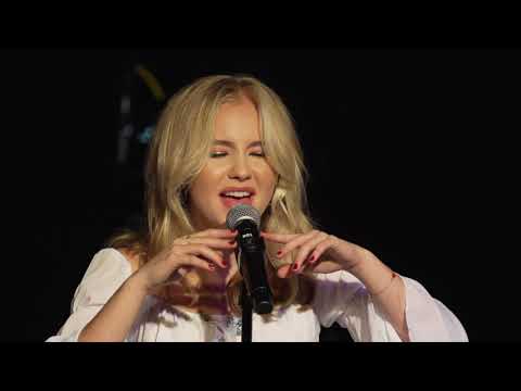 Anna Duboc Beautiful Nightmare  Live