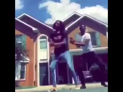 Stan Twitter: Two people dancing to Hi High by Loona