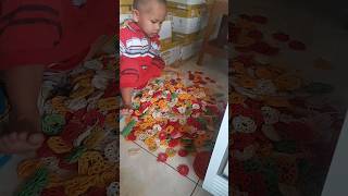 Download lagu don't spill the crackers #shorts mp3