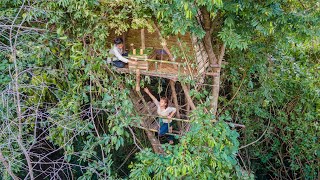 Girls Build The Most Amazing Survival Treehouse in the Jungle