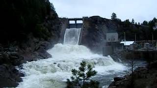 preview picture of video 'At Cascade Dam Idaho'