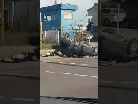 У Франківську на Хоткевича перекинулась машина. ФОТО. ВІДЕО