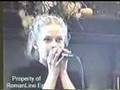 young Avril Lavigne performance @ bookstore ...