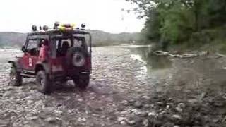 preview picture of video 'Jeep Misionero en apuros.'