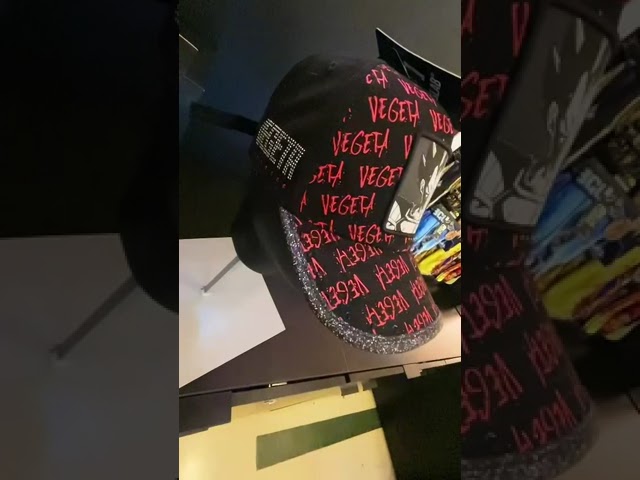Vídeo relacionado con Capslab | Gorra de Camionero Negra de Dragon Ball Goku DBS7 BLA | Diseño Exclusivo para Adultos | Visera Curva Estilizada | Ajuste Snapback Personalizable | Materiales Premium y Alta Durabilidad