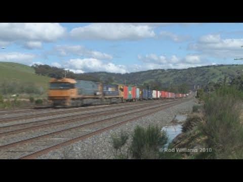 Australian trains; Pacific National  3MB2 freight train
