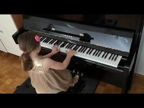 Koncert od doma: Alina Jezernik Širca, klavir, 1. razred; J. Pucihar: Boogie Woogie