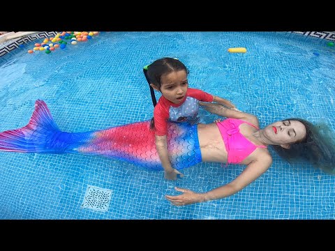 Main Ek Jalpari Ban Gayi Aur Mujhe Swimming Pool Ki Zaroorat Hai