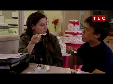 Zach and Tori Pick Out a Wedding Cake