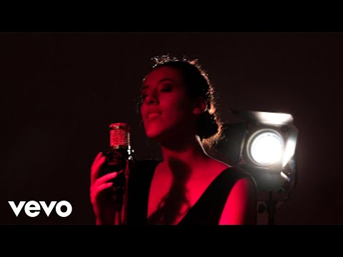 Mara Nunes - blue (Official Music Video)