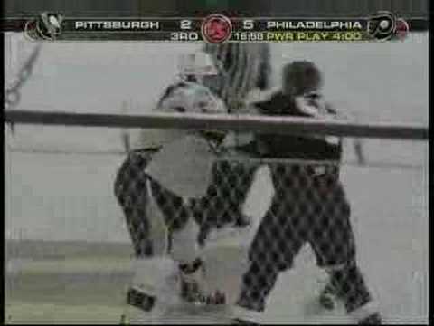 Gary Roberts vs. Ben Eager Flyers vs. Penguins 12/11/2007