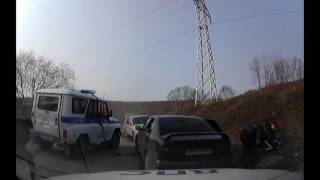 Полицейские после погони задержали и обезвредили троих бандитов