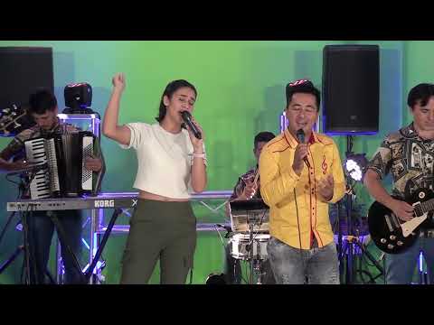 JOSEFINA  "EN VIVO"  HNOS AVALOS  Y CINTHIA  SERRA