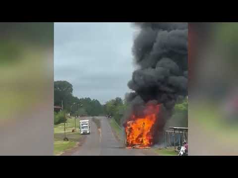 Colectivo se incendió por completo sobre la ruta 103 en Mártires | Misiones Cuatro