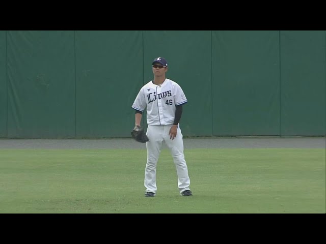 【ファーム】好守でアピール!! ライオンズ・鈴木将平 フェンス際の打球をナイスキャッチ!!  2023年9月16日 埼玉西武ライオンズ 対 千葉ロッテマリーンズ