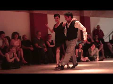  Guillermo Barrionuevo  and  Mariela Sametband  are  dancing  to  "  La Espuela  "  by  Juan D'Arienzo