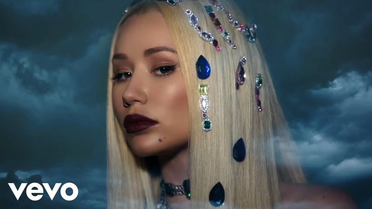 Iggy Azalea ft. Quavo — Savior (Lyric Video)