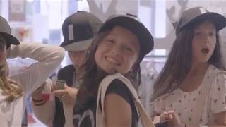 Souris Mini invite notre troupe M&M