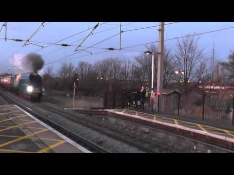 A4 Class Locomotive 4464 'Bittern' Storming Grantham - 071213
