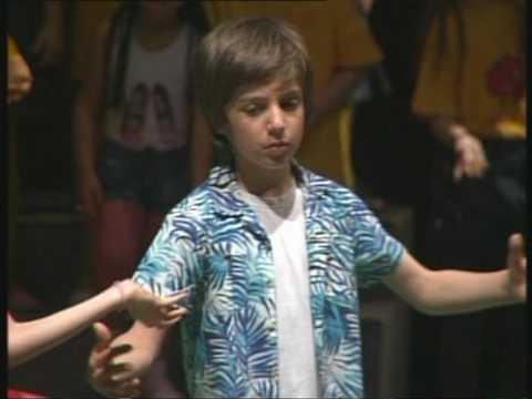 Jabolcinja 2010 Tomce i Joana Stojanoski - Baba Vera.mpg